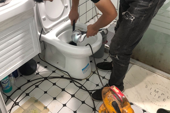 三道镇马桶堵塞自己疏通还是找师傅?专业上门服务让你省时更省心