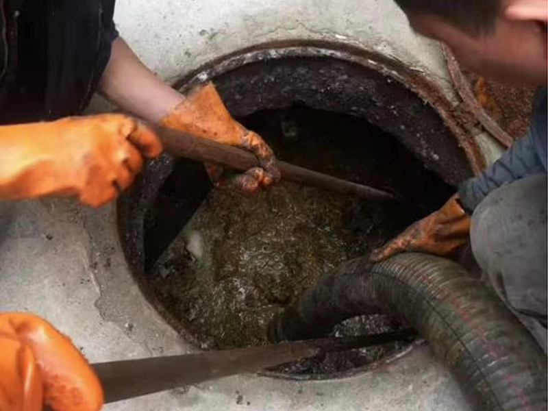 三道镇清理化粪池时如何避免沼气的危害?